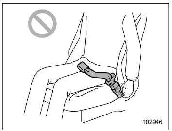 Subaru Ascent correct and incorrect seatbelt extender positioning