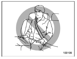 Rear center seatbelt