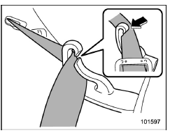 Rear center seatbelt
