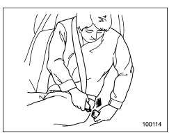 Rear center seatbelt